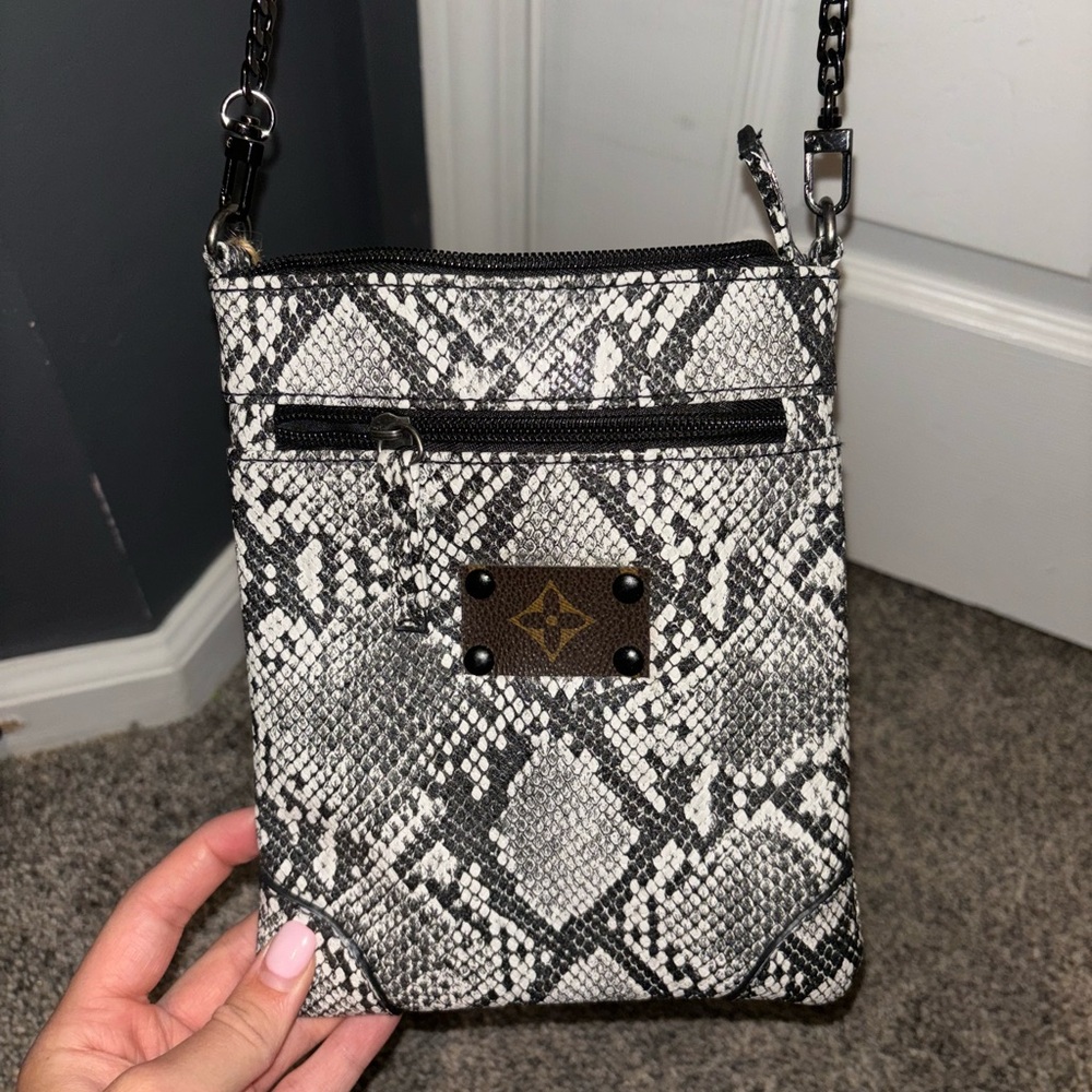 Snakeskin purse!!